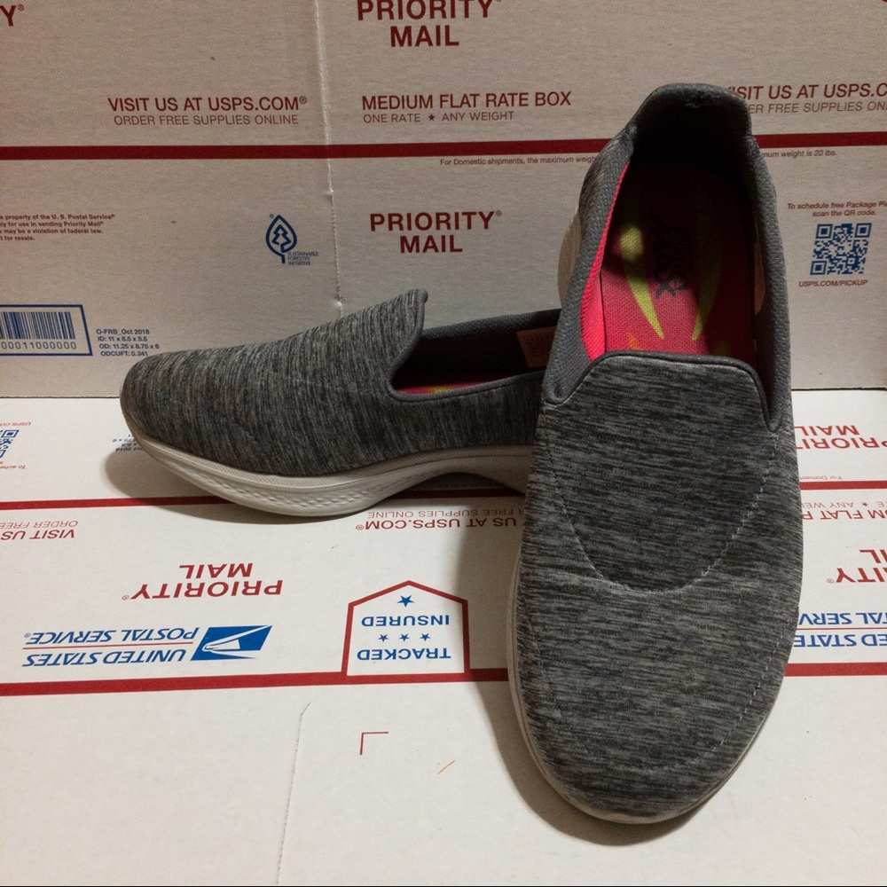 Sketchers GOWALK 4